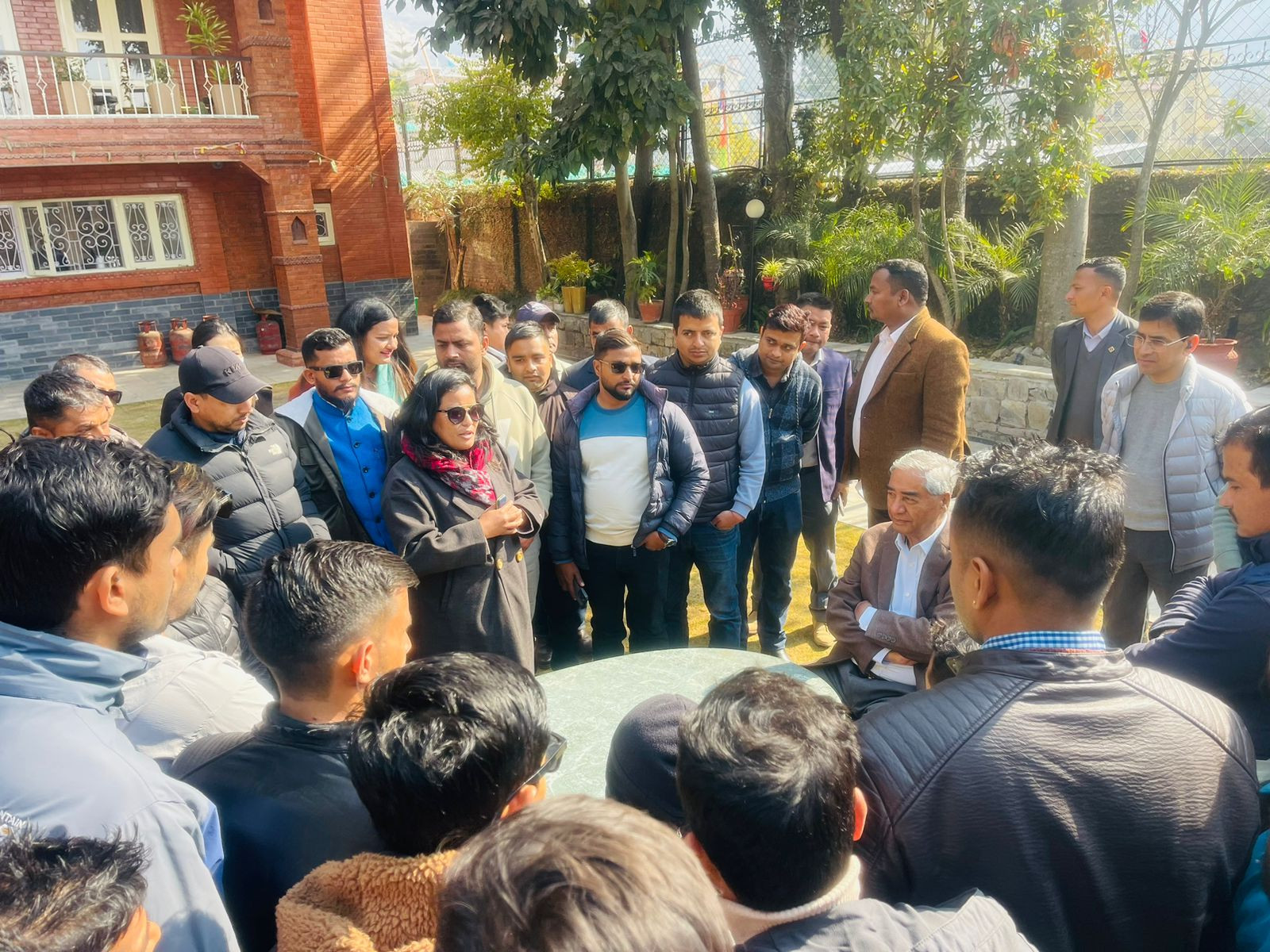 नेविसंघमा विवाद, अध्यक्ष दुजाङलाई देउवाको फोन- विवाद मिलाएर मात्रै बैठक राख्नू